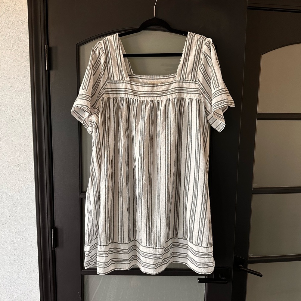 Short sleeve dress white and gray cotton and linen blend